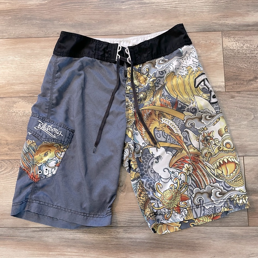 Rare Billabong Polynesian Ink Gallery Board Shorts Dragon Black Size 33 Swim